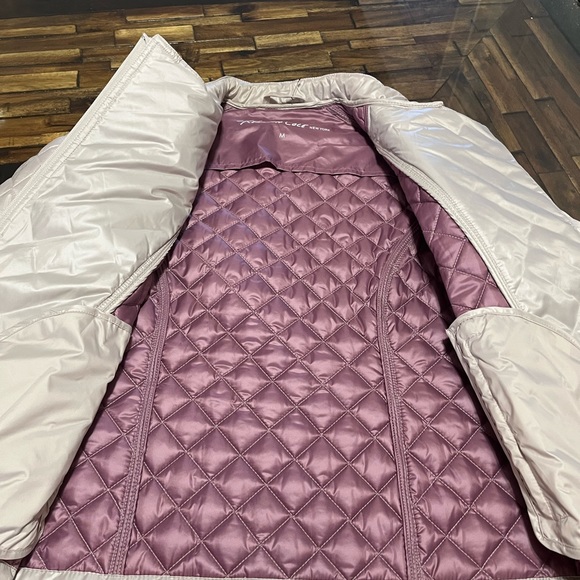 Kenneth Cole New York Women’s Cream Ruched Zippered Jacket Size Medium - Picture 3 of 13